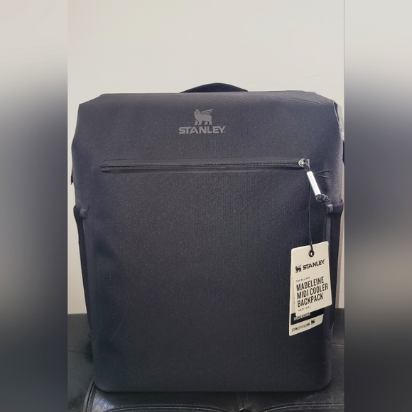 Stanley 15qt All Day Madeleine Midi Backpack Cooler black - Picture 1 of 4